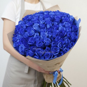 101 синяя роза в крафте 60 см