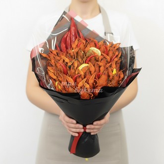 Букет из раков и красного перца