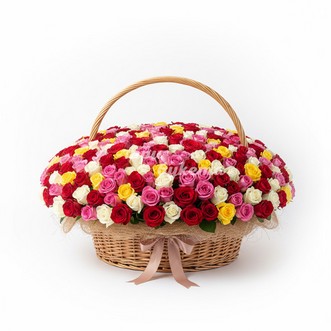 1001 разноцветная роза в корзине