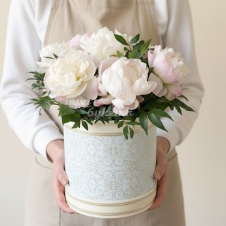 7 пионов в шляпной коробке 7 пионов в шляпной коробке