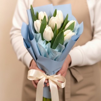 Букет из 7 белых тюльпанов